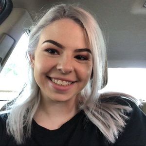 Meet your Posher, Halleigh